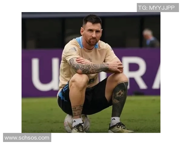 梅西在绿茵场上的经典姿势瞬间展现足球之美与激情